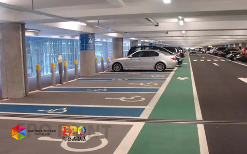 kẻ vạch khu vực bãi đỗ xe tòa nhà