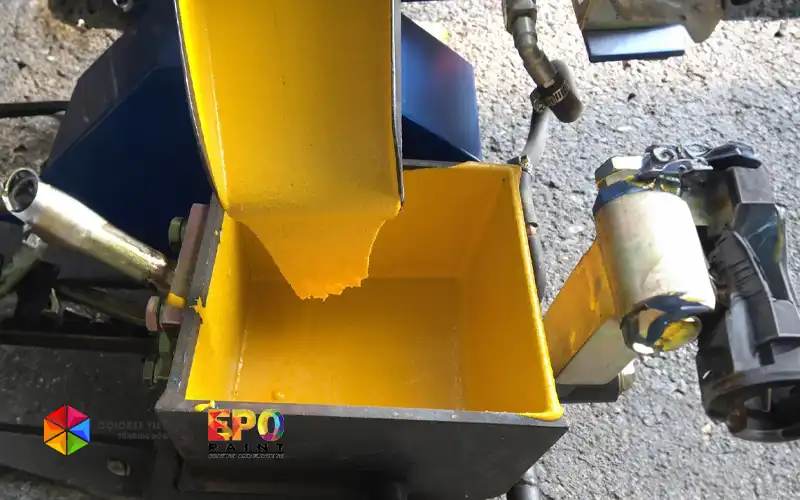 Thi Công Sơn Kẻ Vạch Dẻo Nhiệt